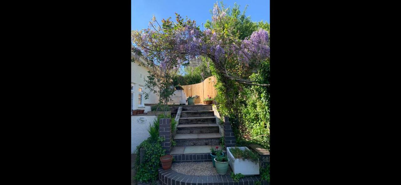 Rosemary House Brs Airport Accommodation Winford Exterior foto