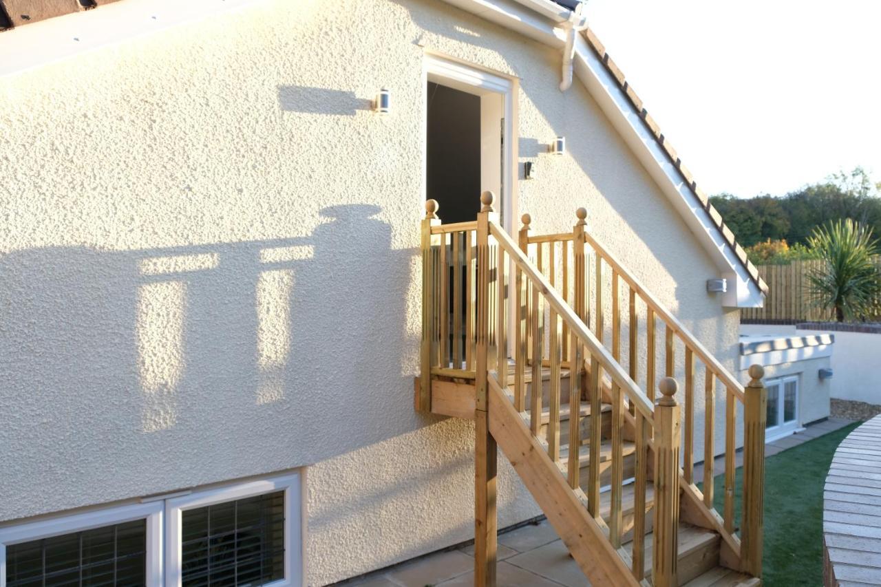 Rosemary House Brs Airport Accommodation Winford Exterior foto