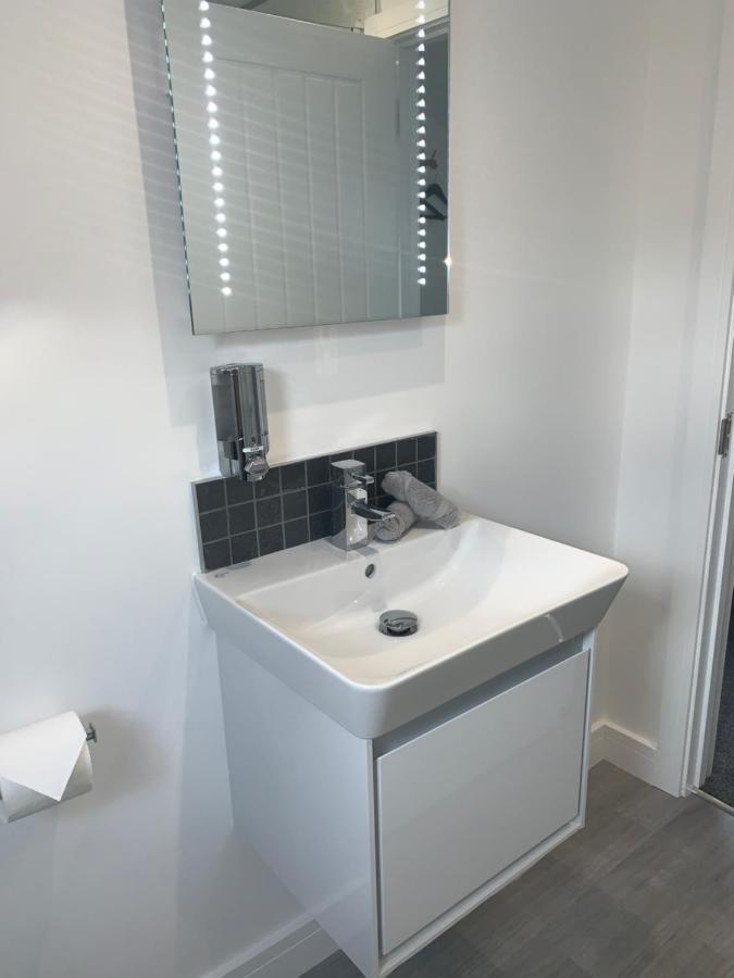 Rosemary House Brs Airport Accommodation Winford Exterior foto